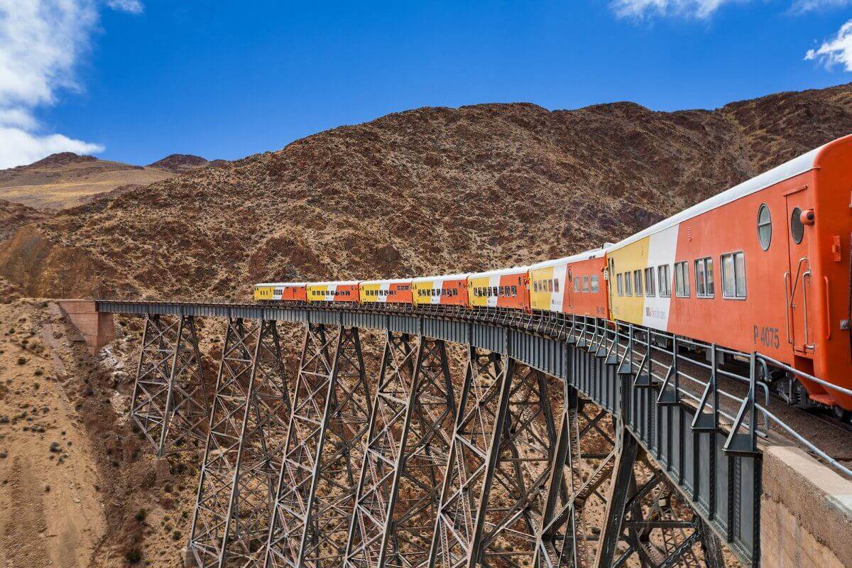Top-10 The Most Terrible and Dangerous train Routes Around The&nbsp;World